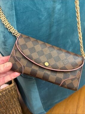 AUTHENTIC Louis Vuitton Brown Damier Ebene Crossbody with Pink Trim ORIGINAL BOX